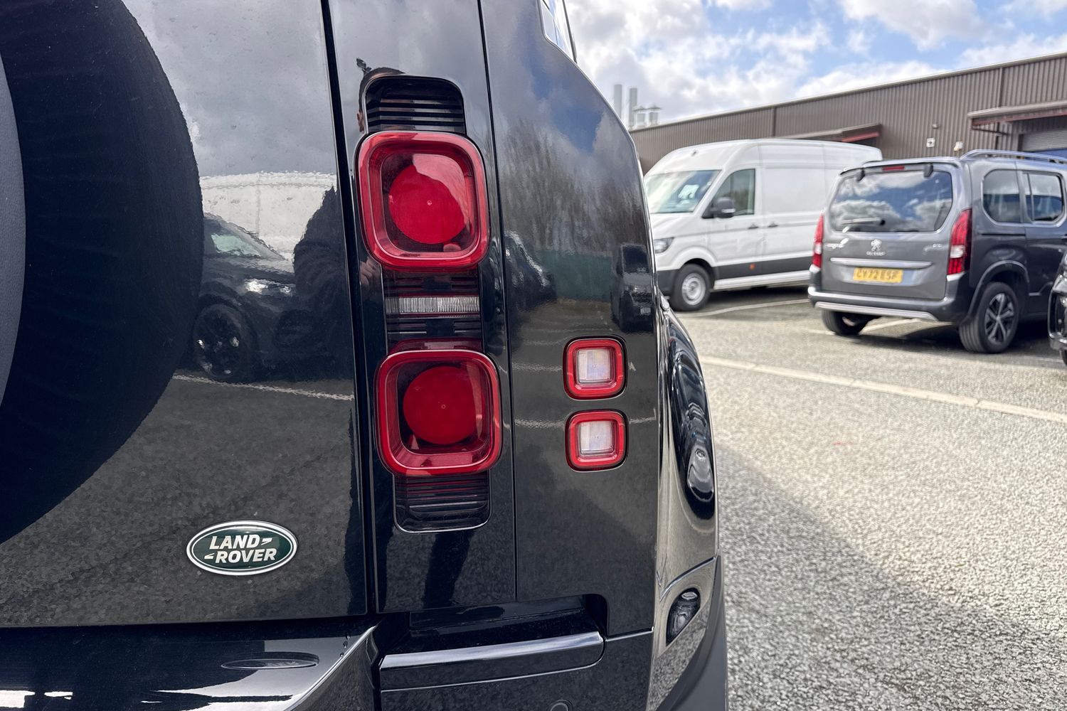 Used Land Rover Defender 110 2023 for sale - 78069999: Photo 26