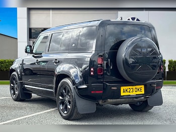 Used Land Rover Defender 110 2023 for sale - 78069999: Photo