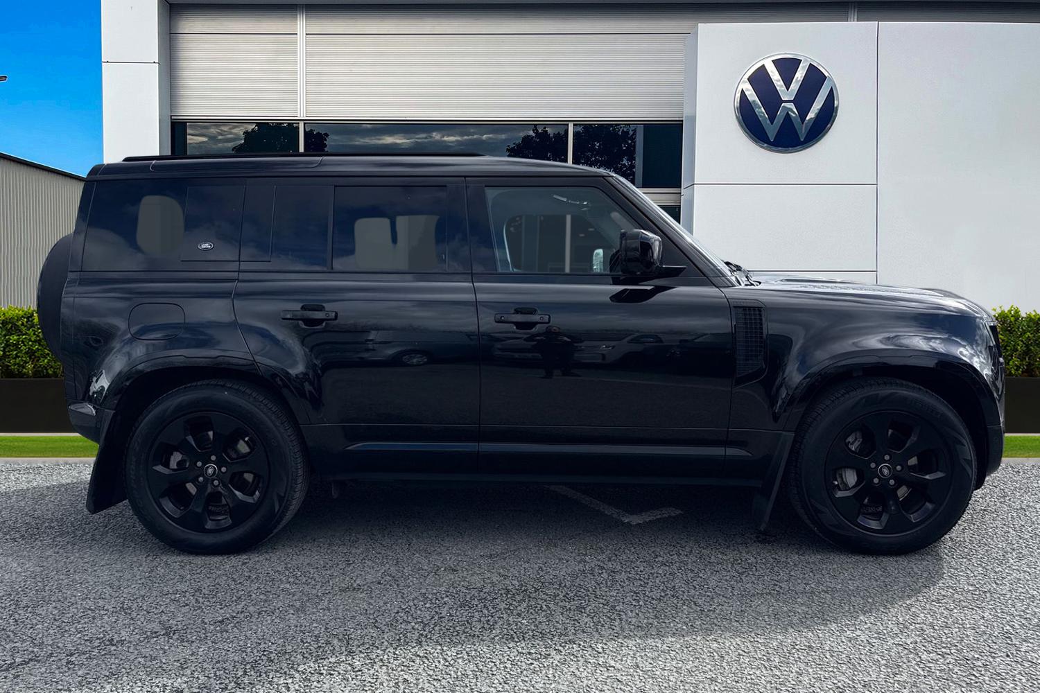 Used Land Rover Defender 110 2023 for sale - 78069999: Photo 3