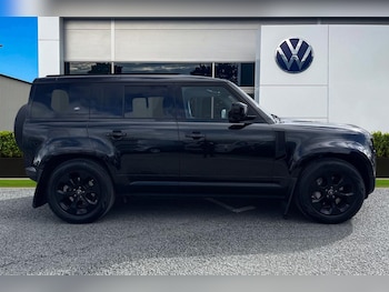 Used Land Rover Defender 110 2023 for sale - 78069999: Photo