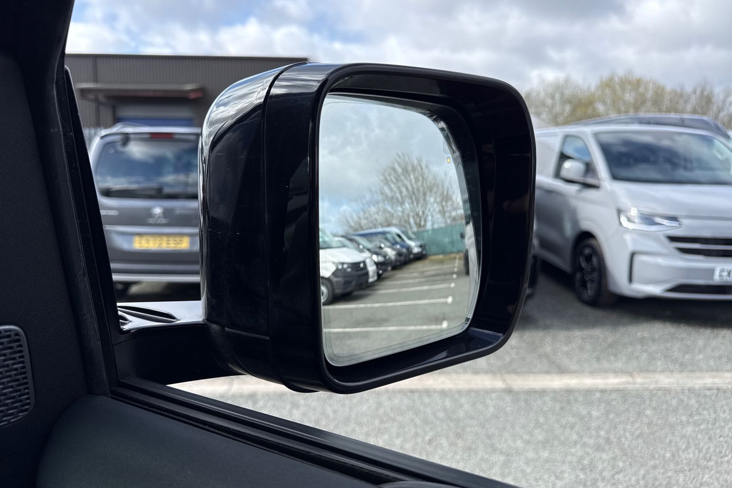 Used Land Rover Defender 110 2023 for sale - 78069999: Photo 42