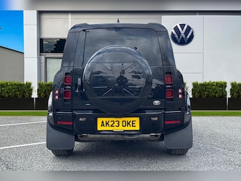 Used Land Rover Defender 110 2023 for sale - 78069999: Photo