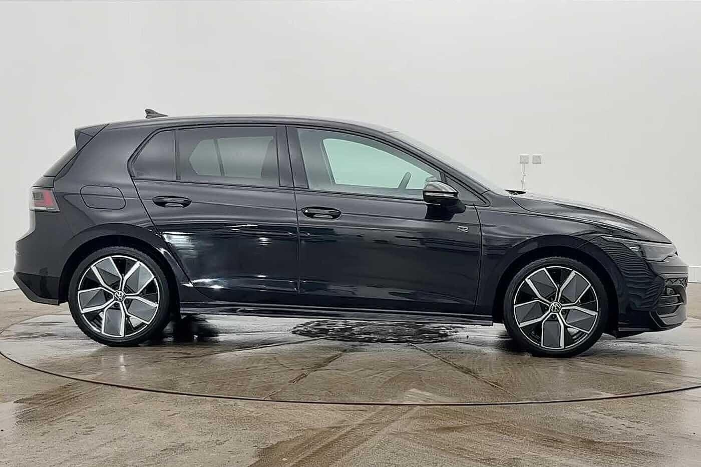 Used Volkswagen Golf 2025 for sale - 77297443: Photo 4