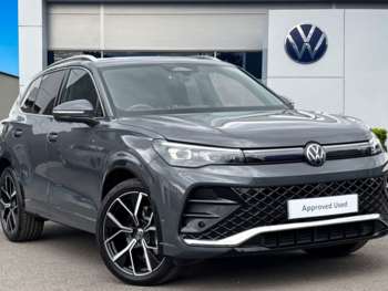 2024 - 2.0TDI (150ps) R-Line DSG Ã¢ ­ Sunroof, IQ lights, Driver Assistance packÃ 5-Door