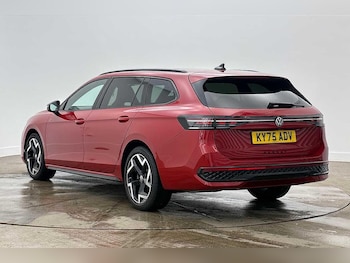 Used Volkswagen Passat 2025 for sale - 78815499: Photo