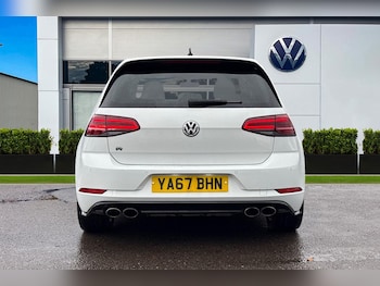 Used Volkswagen Golf 2017 for sale - 76685781: Photo