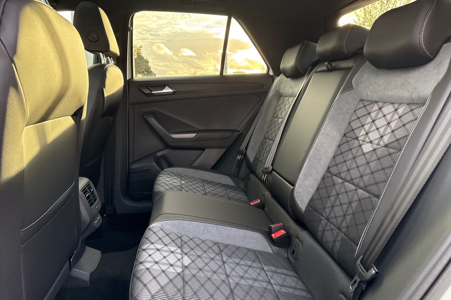 Used Volkswagen T-Roc 2025 for sale - 76106789: Photo 34