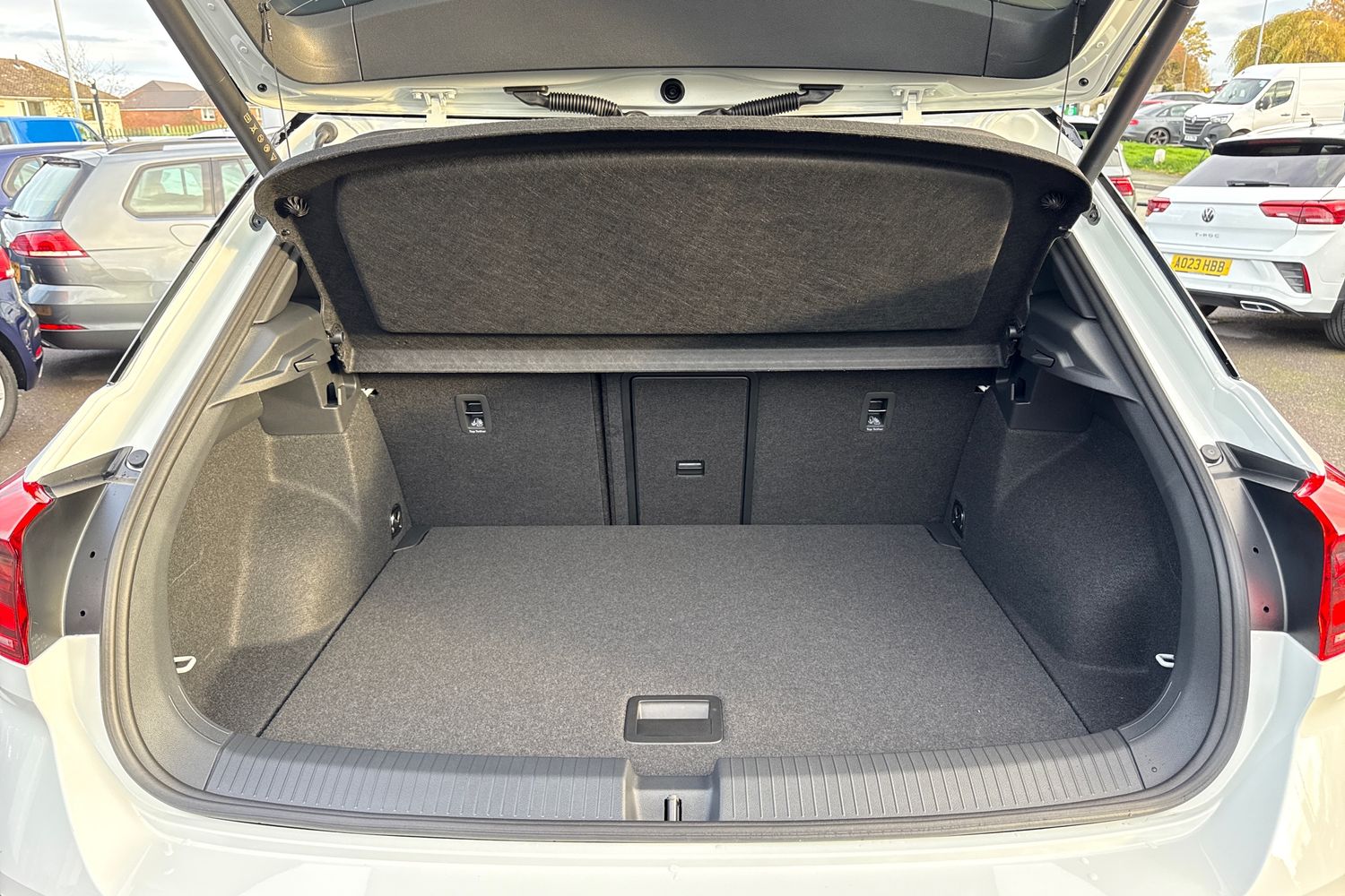 Used Volkswagen T-Roc 2025 for sale - 76106789: Photo 6