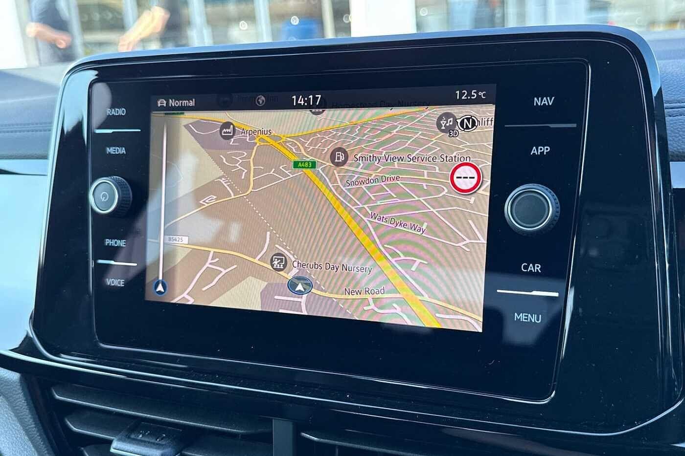 Used Volkswagen T-Roc 2025 for sale - 76654232: Photo 11