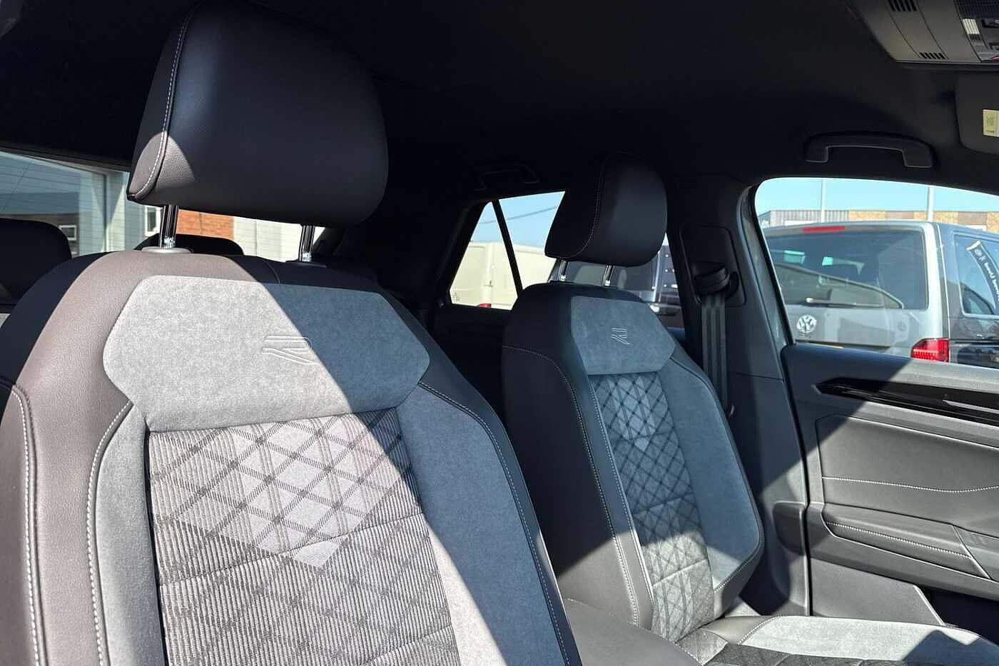 Used Volkswagen T-Roc 2025 for sale - 76654232: Photo 20