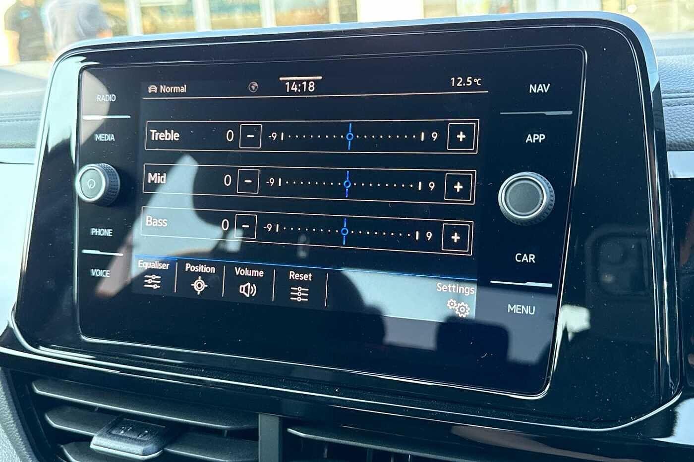 Used Volkswagen T-Roc 2025 for sale - 76654232: Photo 53