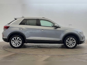 Used Volkswagen T-Roc 2024 for sale - 77161413: Photo
