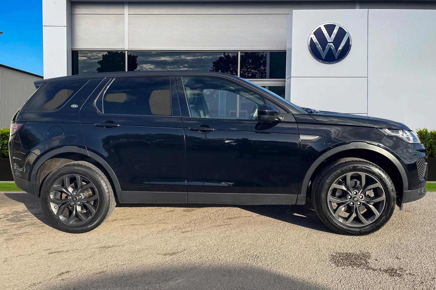 Used Land Rover Discovery Sport 2018 for sale - 76401722: Photo 3