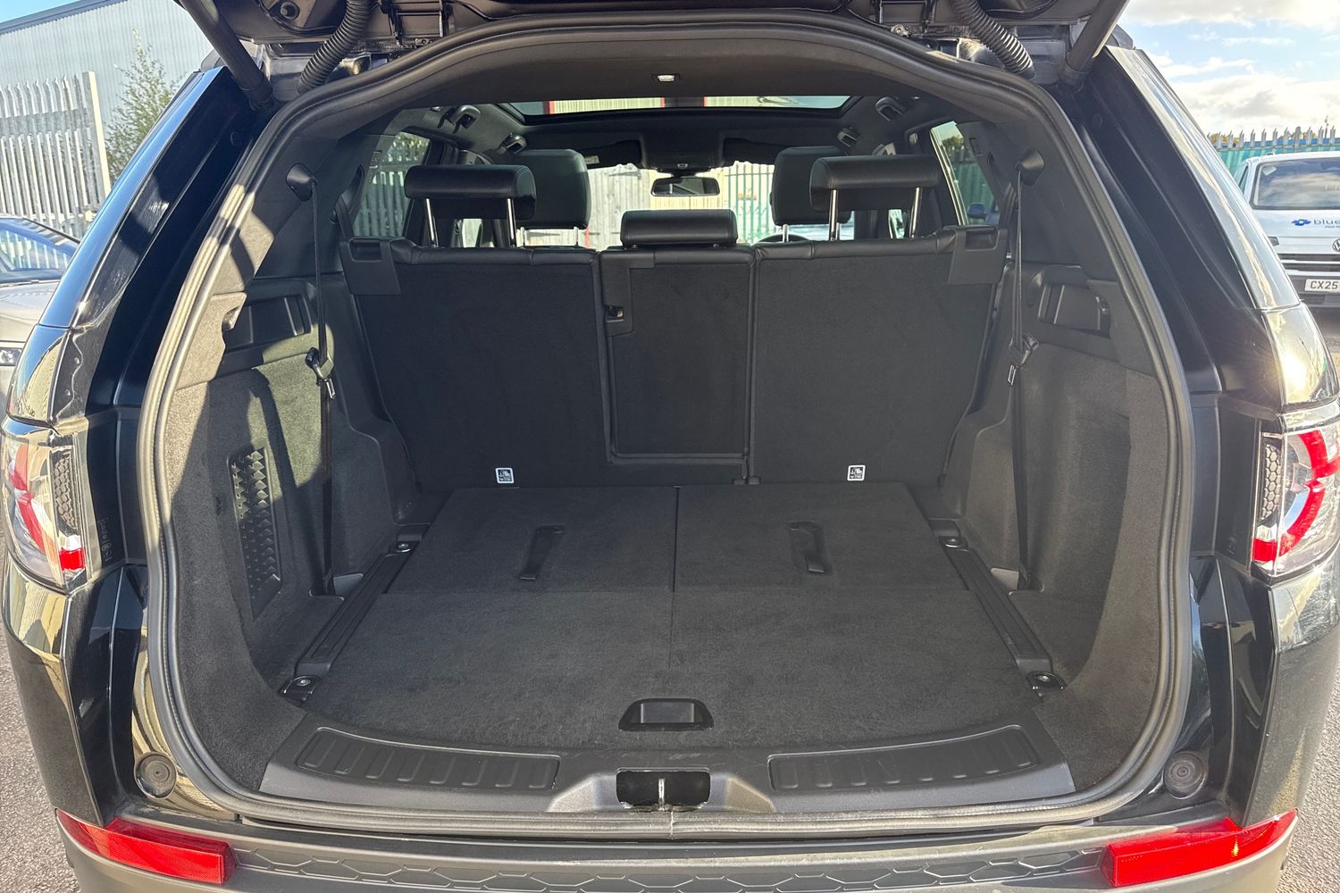 Used Land Rover Discovery Sport 2018 for sale - 76401722: Photo 9