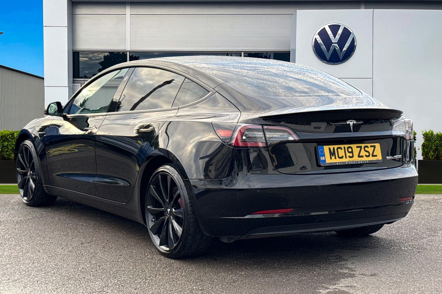 Used Tesla Model 3 2019 for sale - 77080011: Photo 2