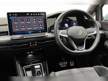 Used Volkswagen Golf 2025 for sale - 76934313: Photo