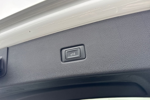 Used Audi Q8 2020 for sale - 76286659: Photo 28