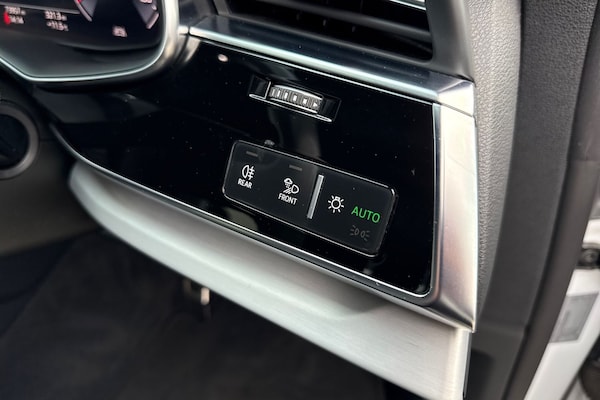Used Audi Q8 2020 for sale - 76286659: Photo 40