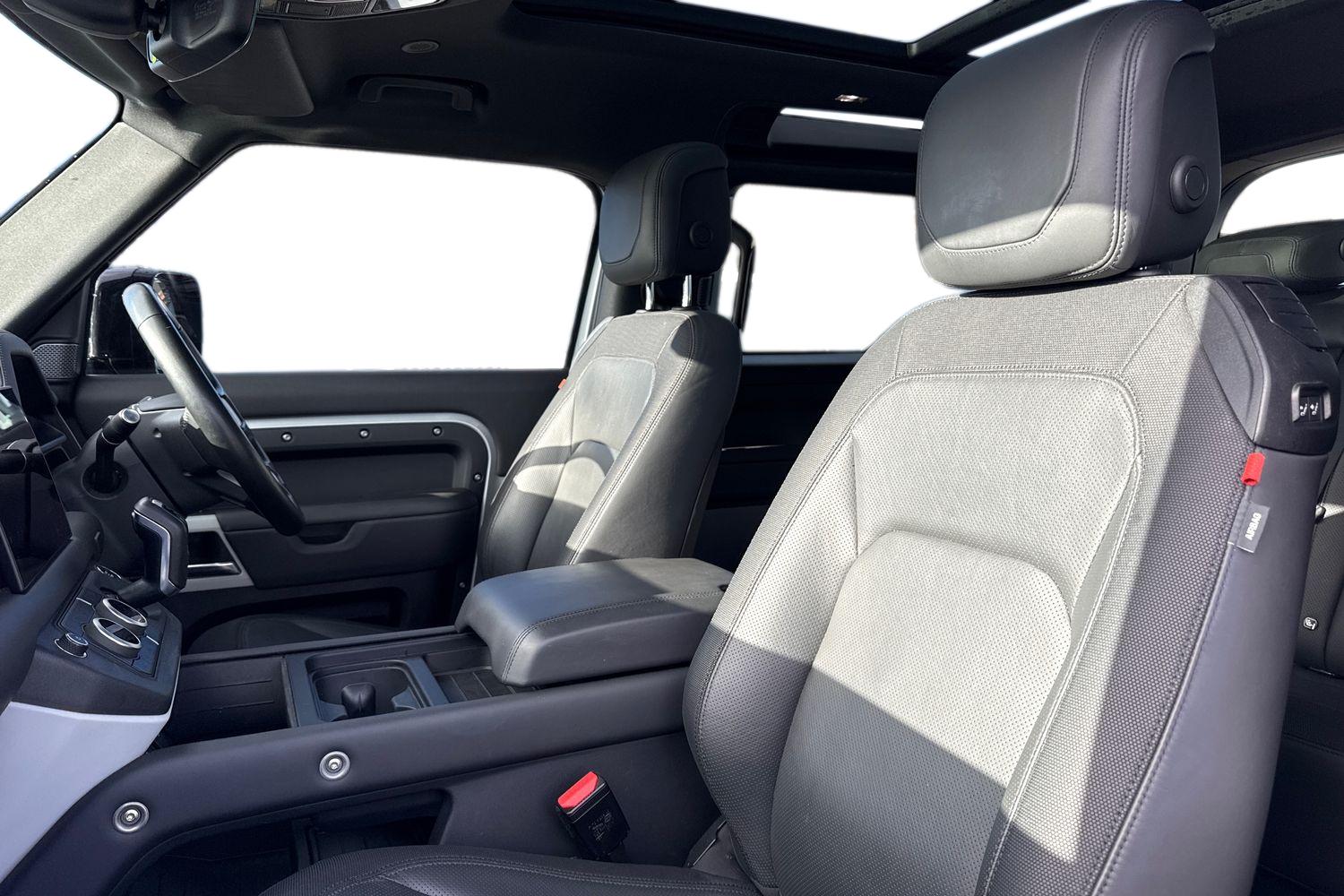 Used Land Rover Defender 90 2023 for sale - 76364499: Photo 16