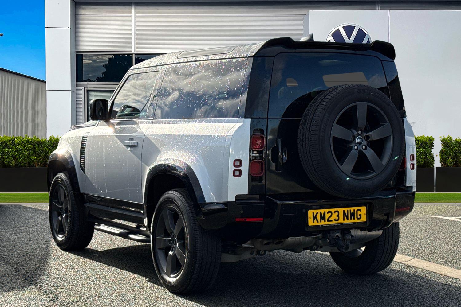 Used Land Rover Defender 90 2023 for sale - 76364499: Photo 2