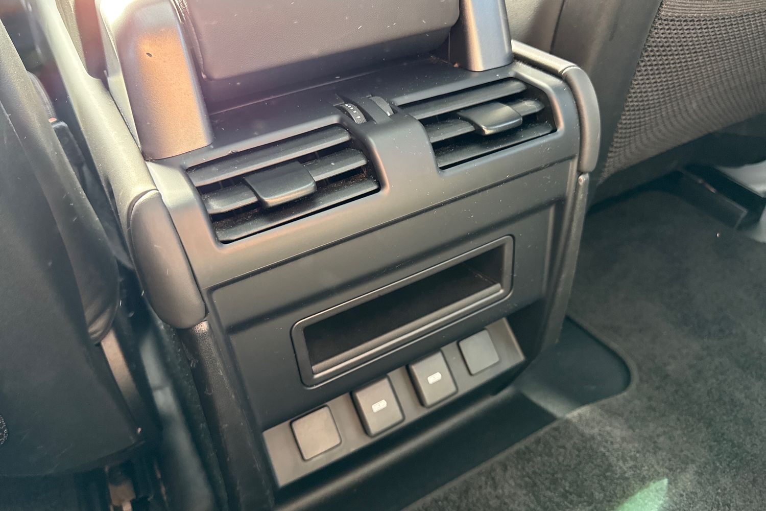 Used Land Rover Defender 90 2023 for sale - 76364499: Photo 38