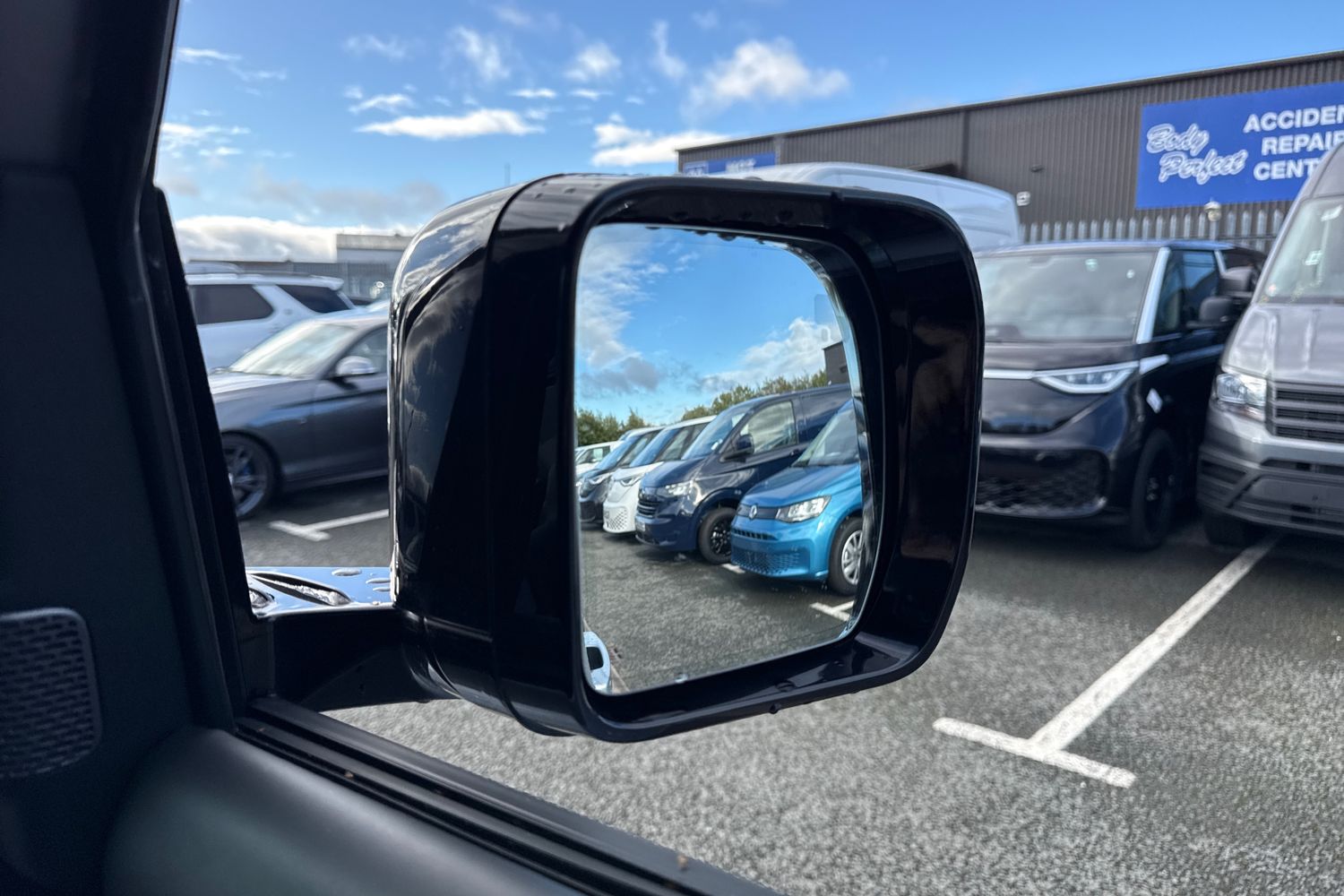 Used Land Rover Defender 90 2023 for sale - 76364499: Photo 42