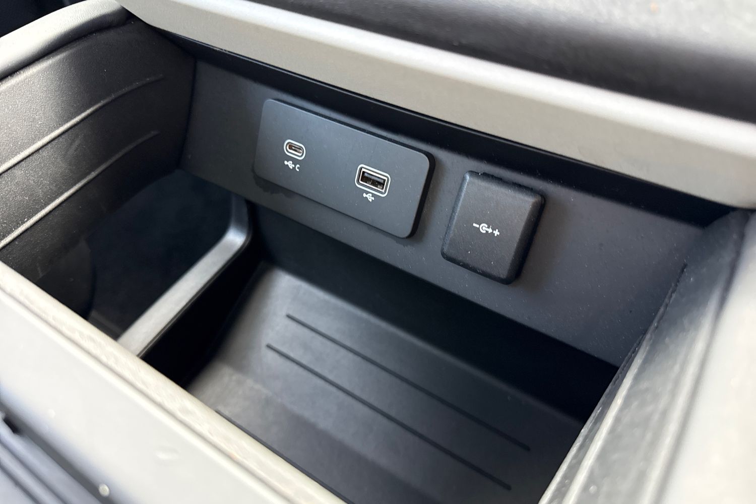 Used Land Rover Defender 90 2023 for sale - 76364499: Photo 43