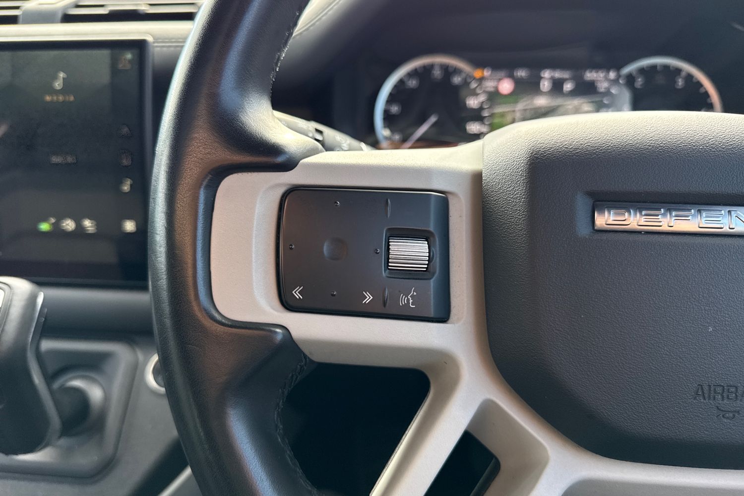 Used Land Rover Defender 90 2023 for sale - 76364499: Photo 48