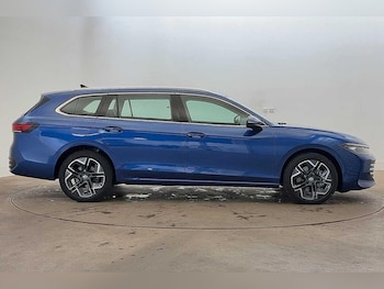 Used Volkswagen Passat 2025 for sale - 76469300: Photo