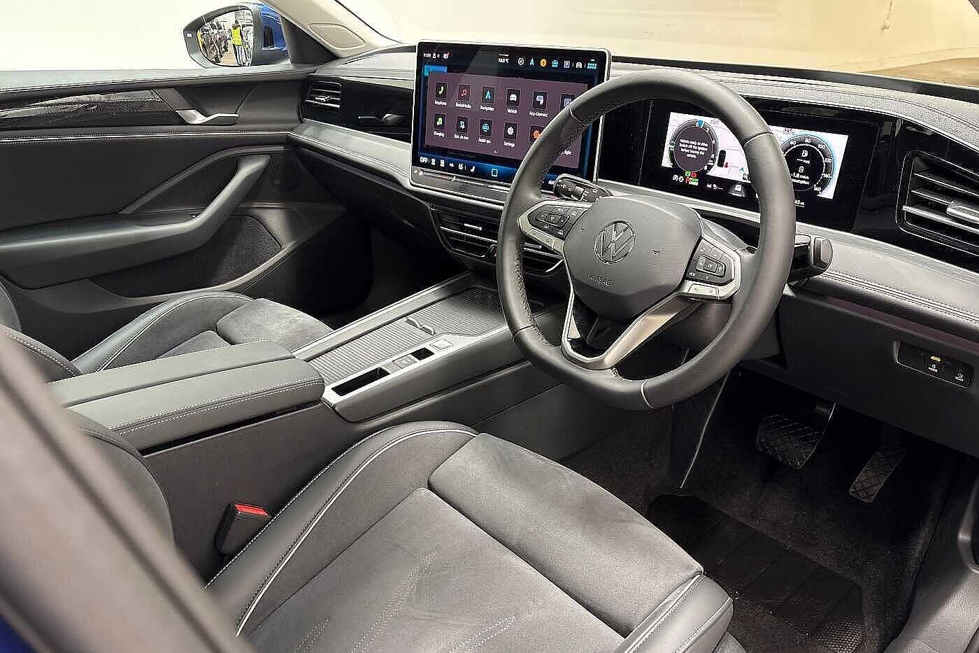 Used Volkswagen Passat 2025 for sale - 76469300: Photo 6