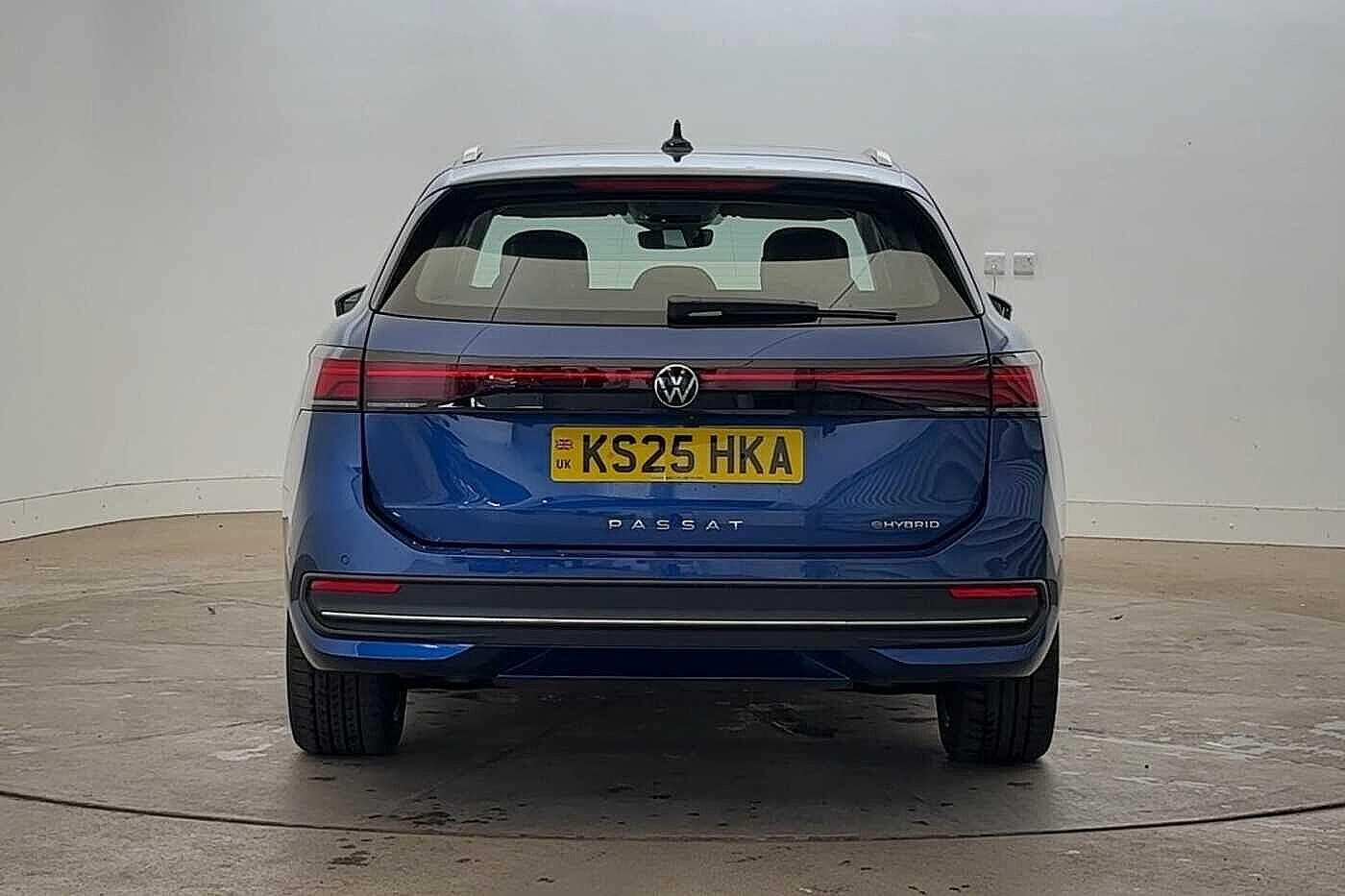 Used Volkswagen Passat 2025 for sale - 76469300: Photo 8