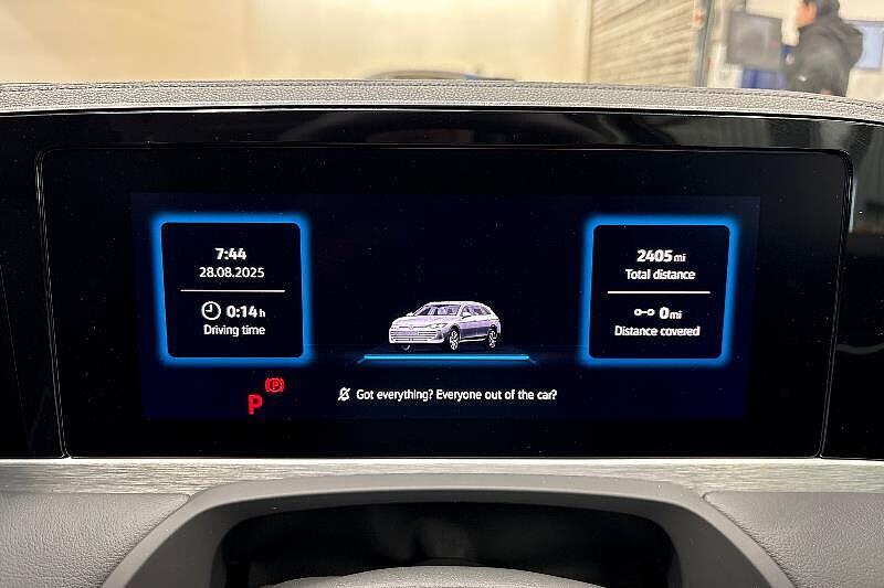 Used Volkswagen Passat 2025 for sale - 76481111: Photo 10