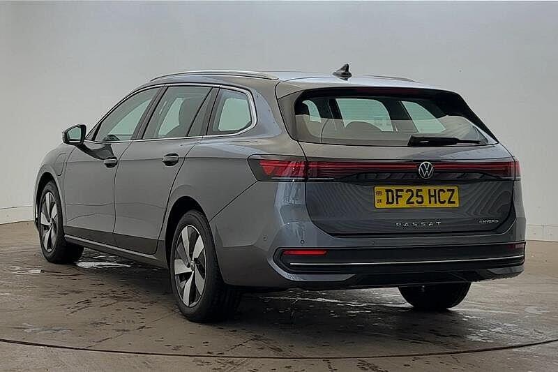 Used Volkswagen Passat 2025 for sale - 76481111: Photo 3