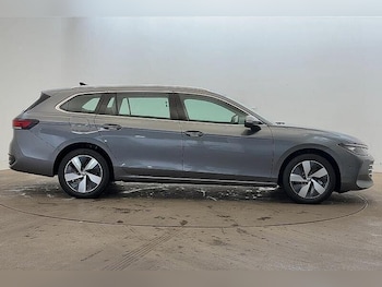 Used Volkswagen Passat 2025 for sale - 76481111: Photo