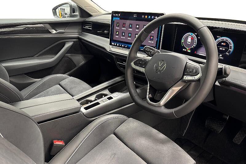 Used Volkswagen Passat 2025 for sale - 76481111: Photo 6