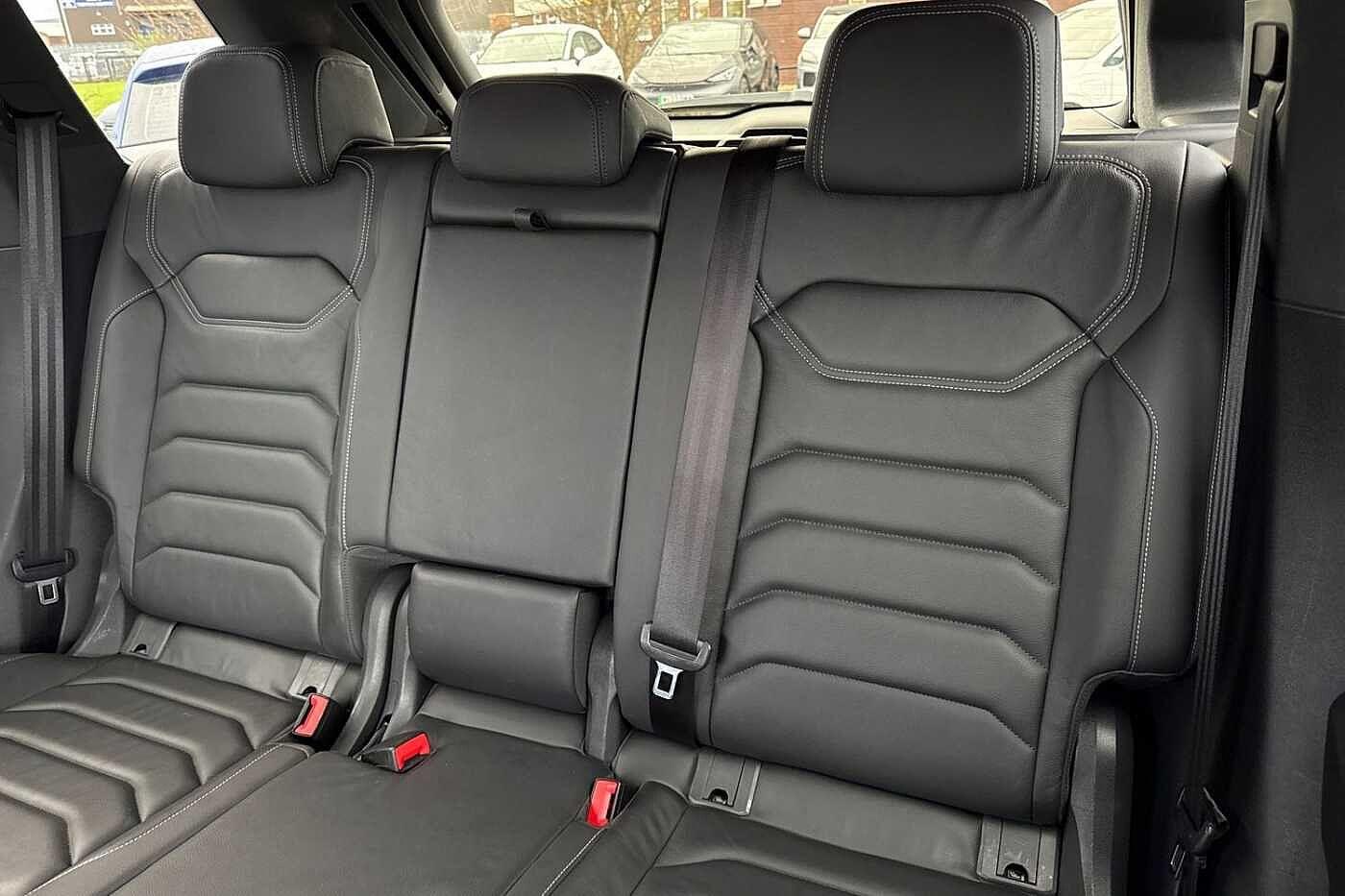 Used Volkswagen Touareg 2018 for sale - 76863292: Photo 14