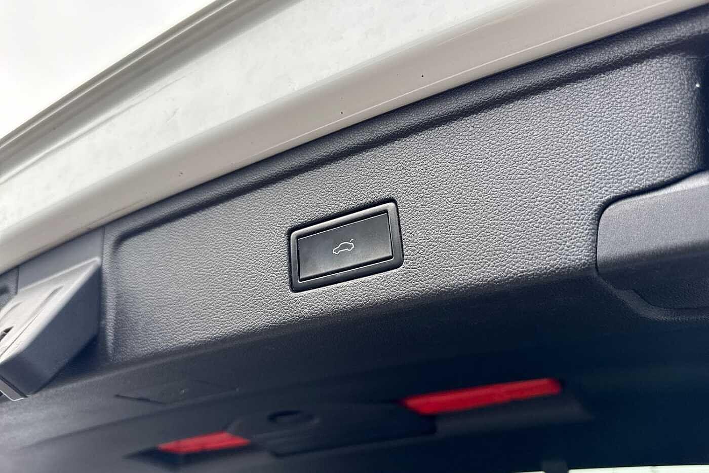 Used Volkswagen Touareg 2018 for sale - 76863292: Photo 28