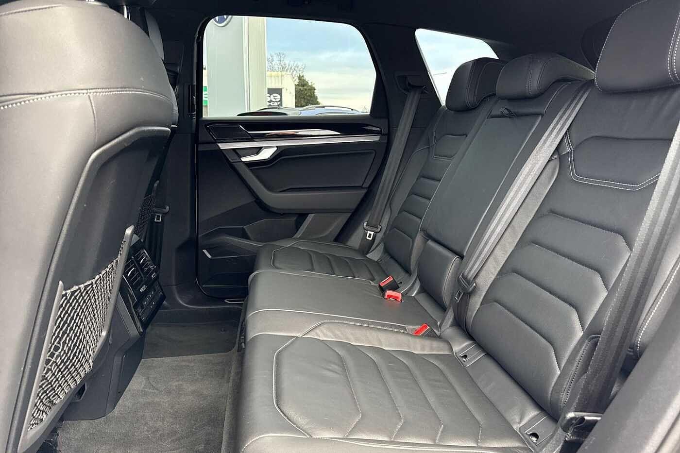 Used Volkswagen Touareg 2018 for sale - 76863292: Photo 36