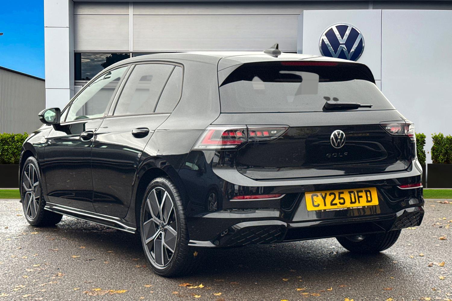 Used Volkswagen Golf 2025 for sale - 76476105: Photo 2