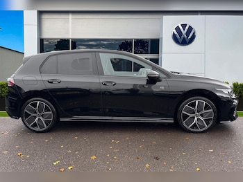 Used Volkswagen Golf 2025 for sale - 76476105: Photo