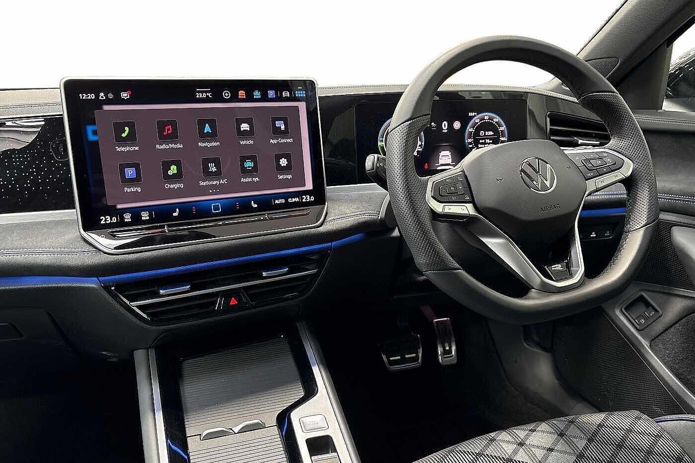 Used Volkswagen Passat 2025 for sale - 76884233: Photo 2