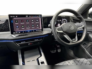 Used Volkswagen Passat 2025 for sale - 76884233: Photo