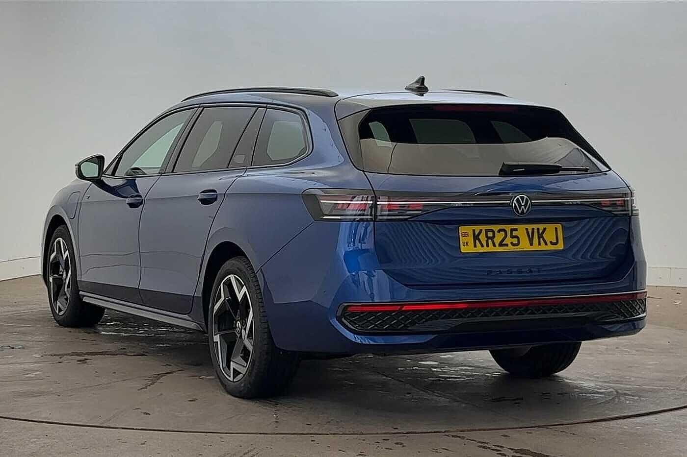 Used Volkswagen Passat 2025 for sale - 76884233: Photo 3