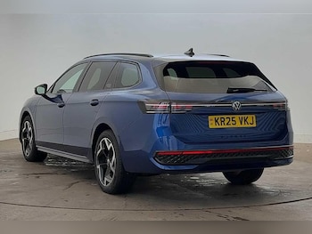 Used Volkswagen Passat 2025 for sale - 76884233: Photo