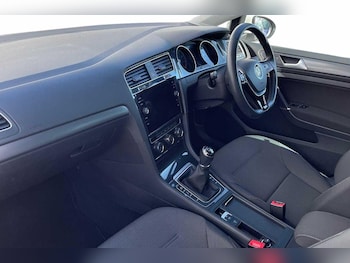 Used Volkswagen Golf 2019 for sale - 77083966: Photo