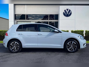 Used Volkswagen Golf 2019 for sale - 77083966: Photo