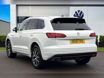 Used Volkswagen Touareg 2018 for sale - 76685776: Photo