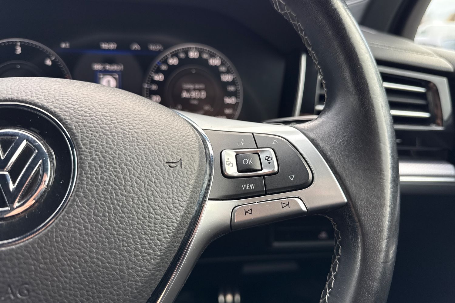 Used Volkswagen Touareg 2018 for sale - 76685776: Photo 49