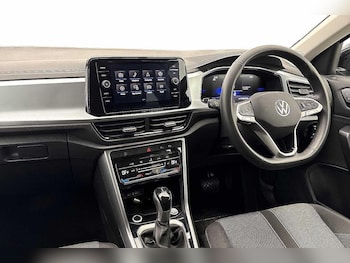 Used Volkswagen T-Roc 2025 for sale - 77680169: Photo