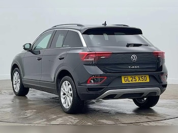Used Volkswagen T-Roc 2025 for sale - 77680169: Photo